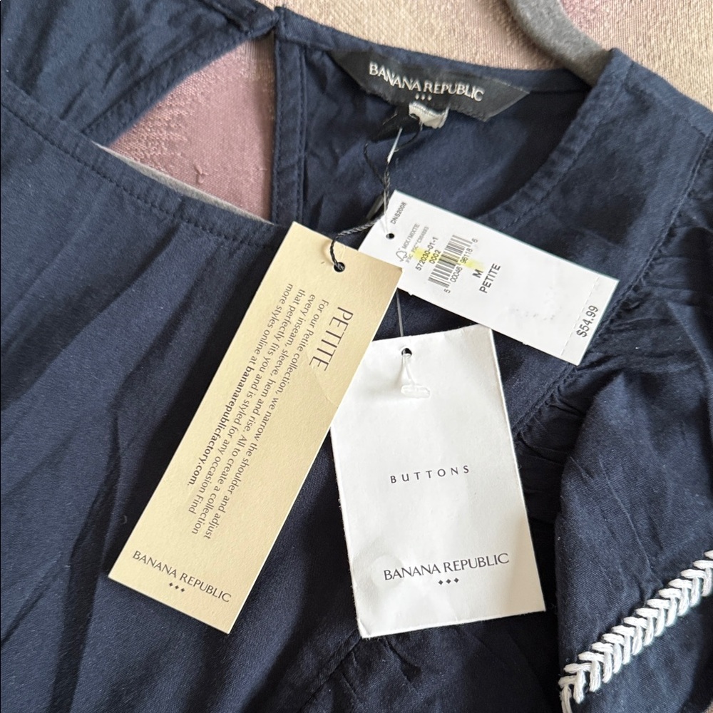 Banana Republic Navy Blouse with White Accents - Picture 4 of 4